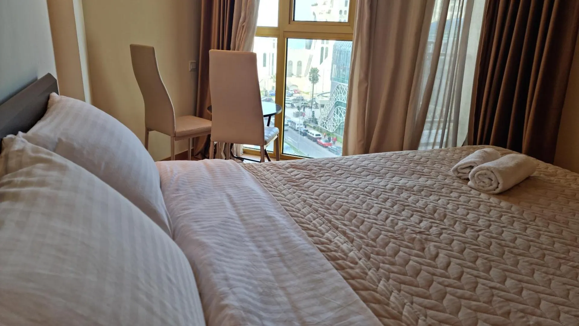 Ξενοδοχείο με διαμερίσματα Sea View Apartment Near Grand Mall Μπατούμι